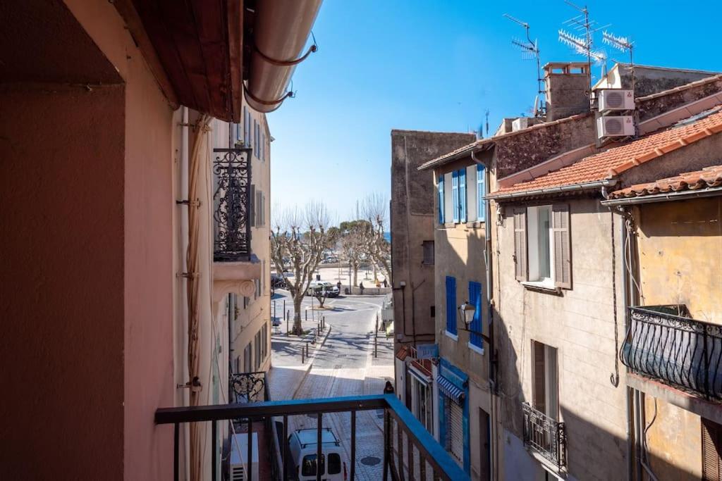 Un Balcon, Au Coeur Du Village Каси Экстерьер фото