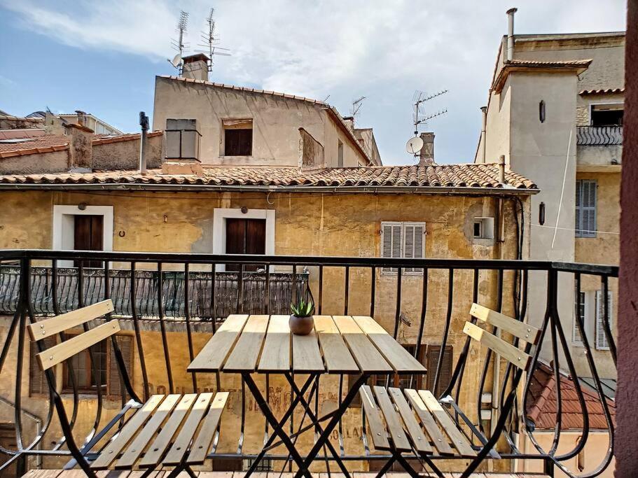 Un Balcon, Au Coeur Du Village Каси Экстерьер фото